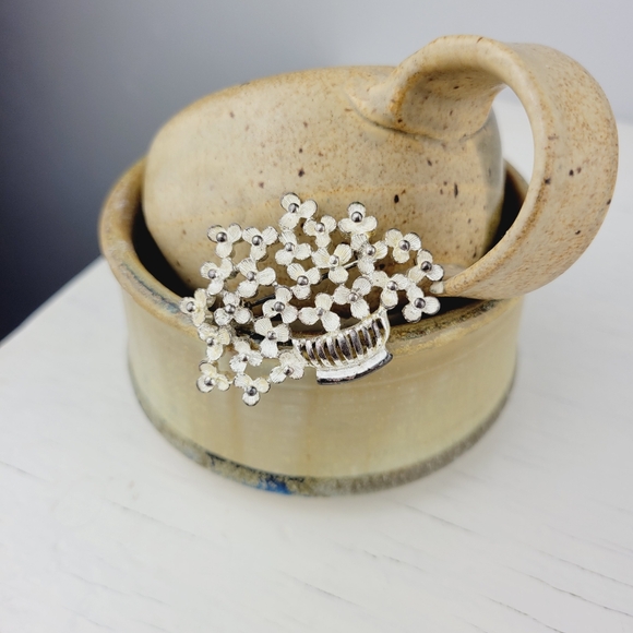 Vintage Enamel Baby's Breath Floral Brooch Pin 1960s - Picture 5 of 8